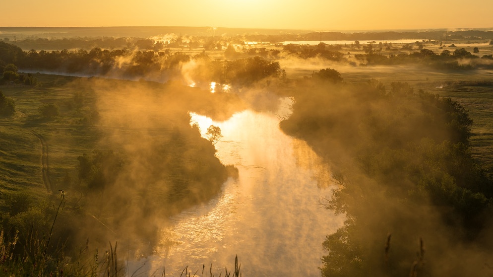 Fluss bei Sonnenuntergang  | Bild: colourbox.com